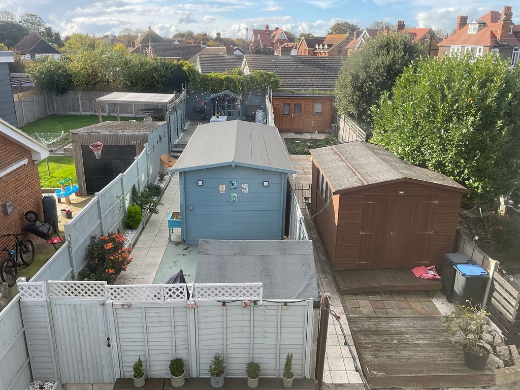 Property photo 2 of 26