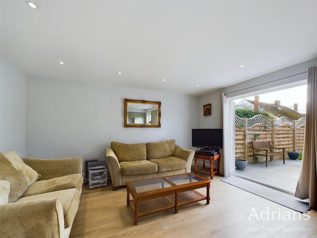Property photo 3 of 12