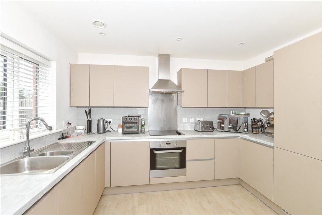 Property photo 2 of 16 Kitchen/ Diner