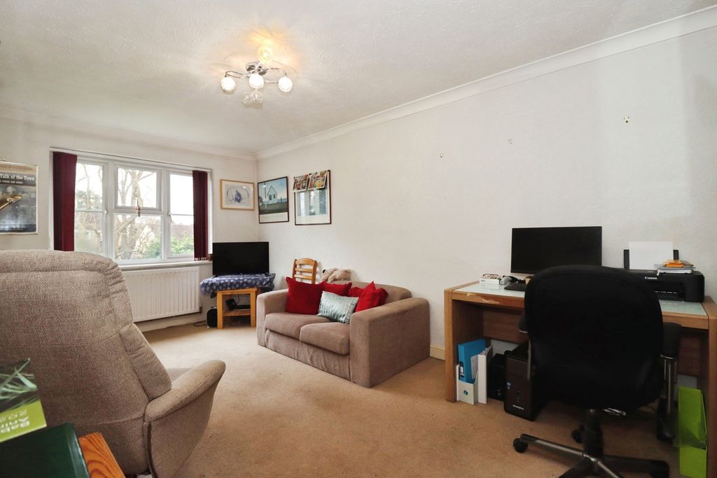 Property photo 3 of 9 Pbox-Img.Jpg