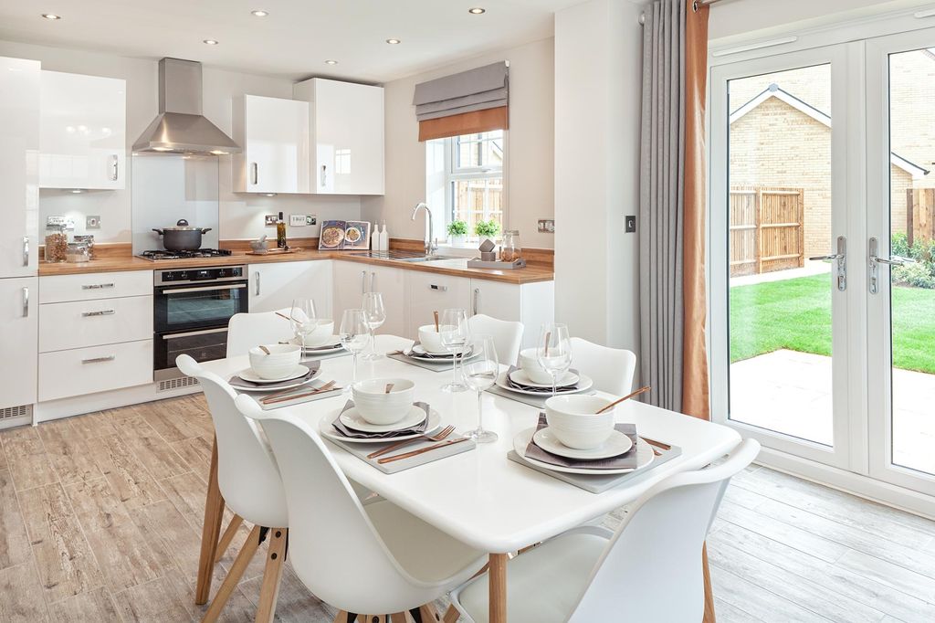 Property photo 2 of 8 Dining Kitchen