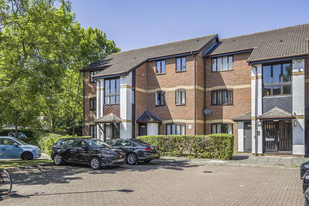 Property photo 1 of 7 (Main)