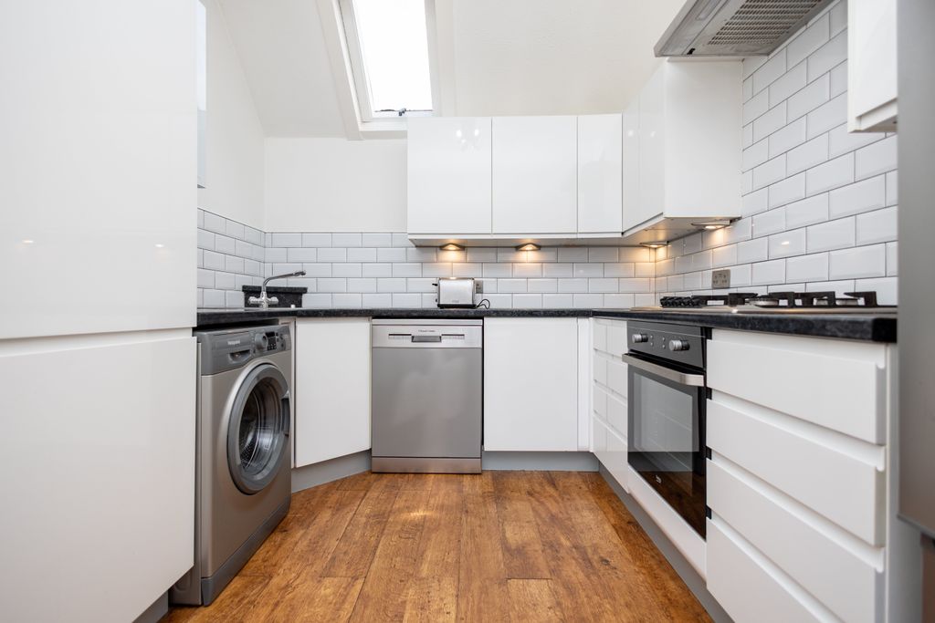 Property photo 2 of 16 Kitchen