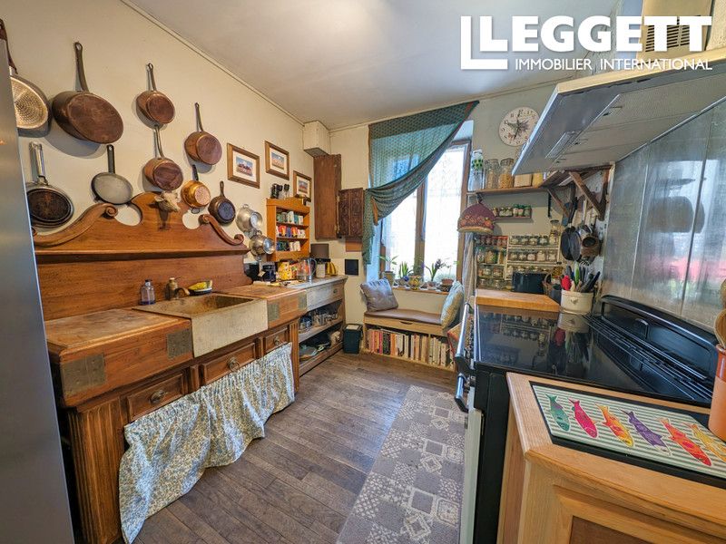 Property photo 2 of 10