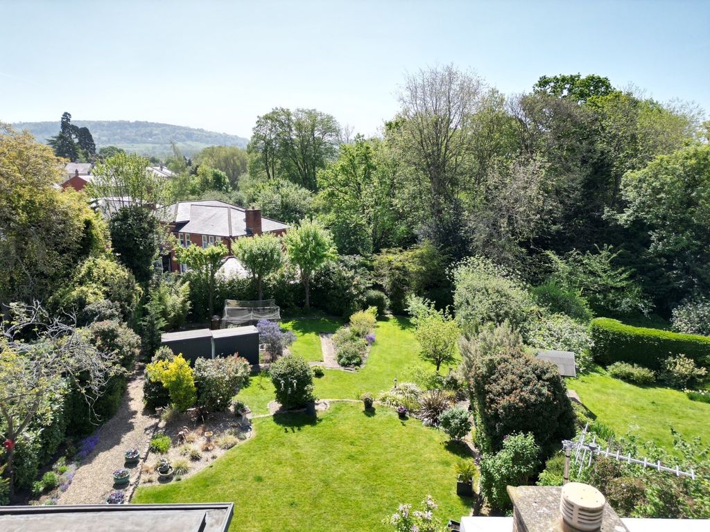 Property photo 3 of 20 Garden View