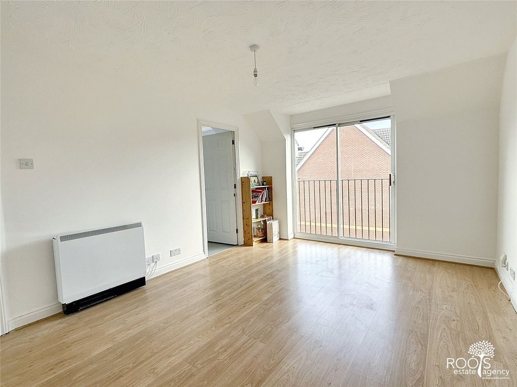 Property photo 3 of 7 Picture No. 12
