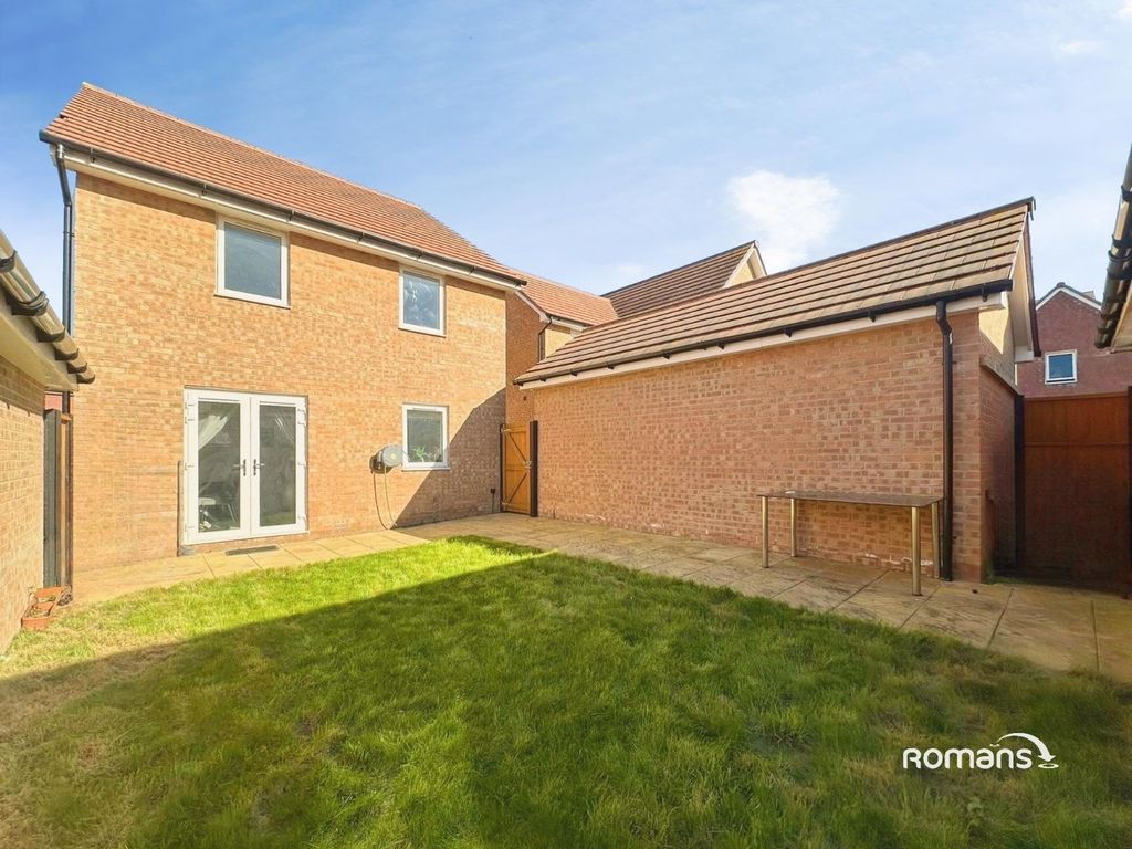 Property photo 2 of 18 Picture No. 27