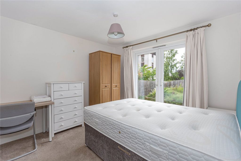 Property photo 2 of 22 Picture No. 33