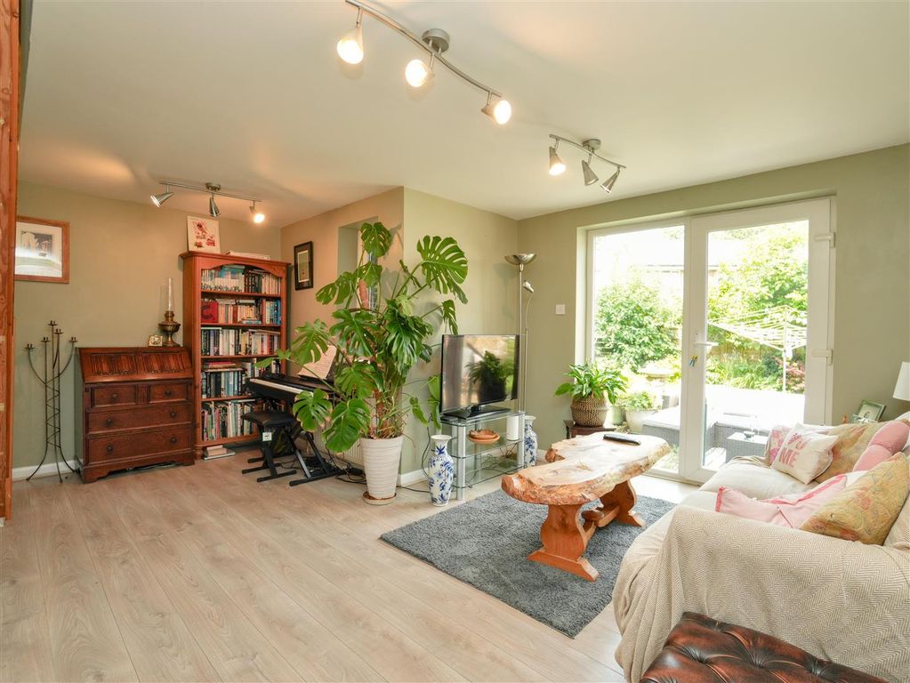 Property photo 3 of 29 Sitting Room