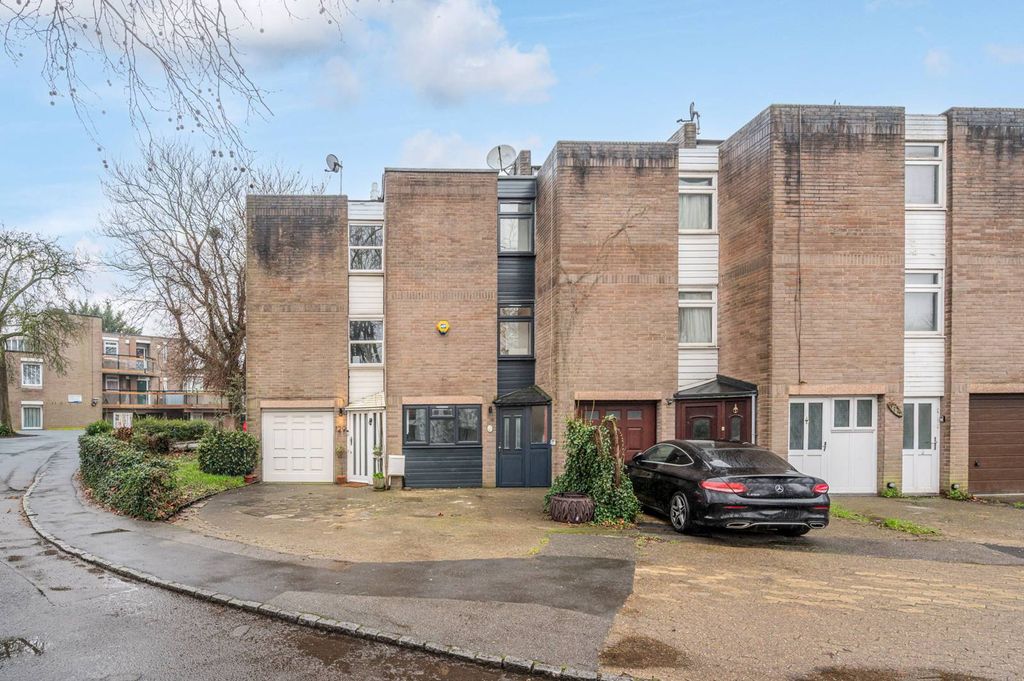 Property photo 3 of 21