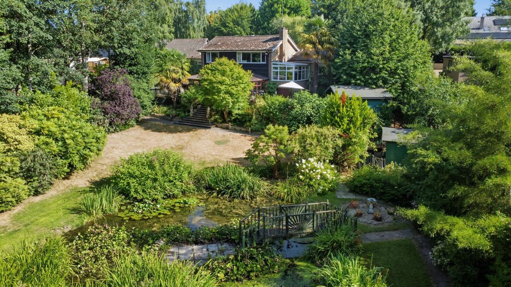 Property photo 1 of 33