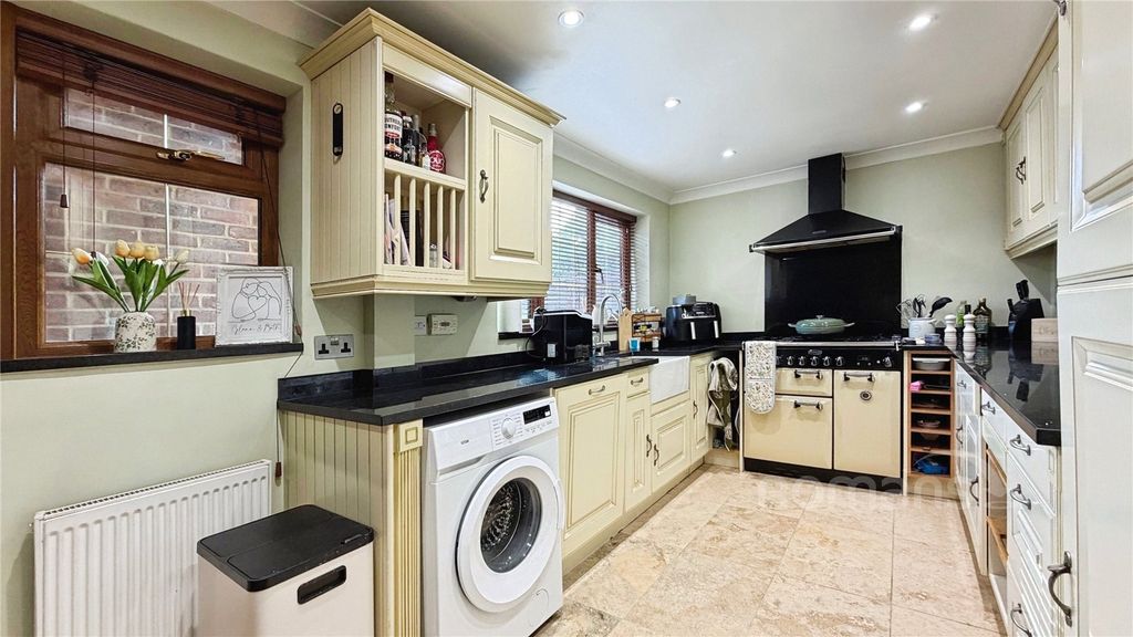 Property photo 2 of 19 Picture No. 29
