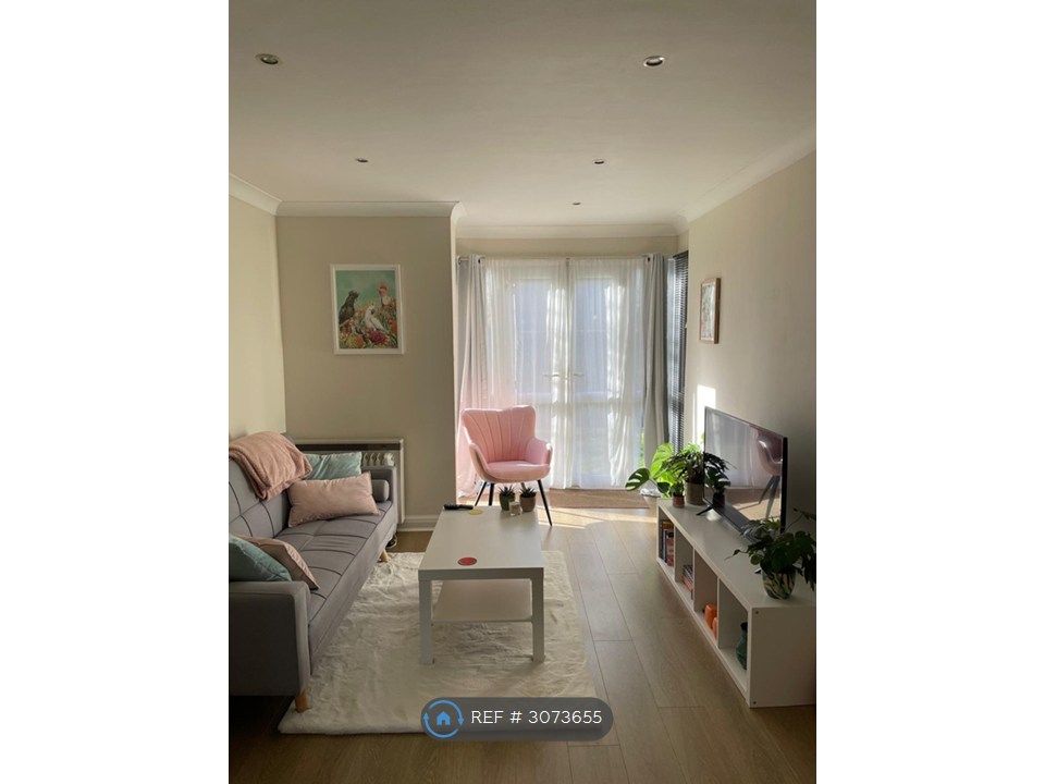 Property photo 1 of 12 Living Room With Tenant Furniture