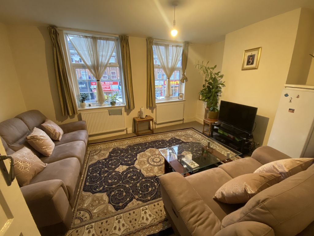 Property photo 1 of 8 3 Bedroom Flat To Rent In Central South Harrow