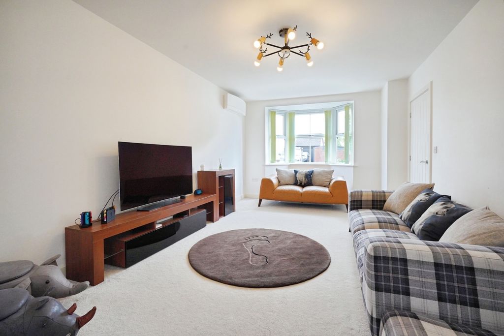 Property photo 2 of 20 Pbox-Img.Jpg
