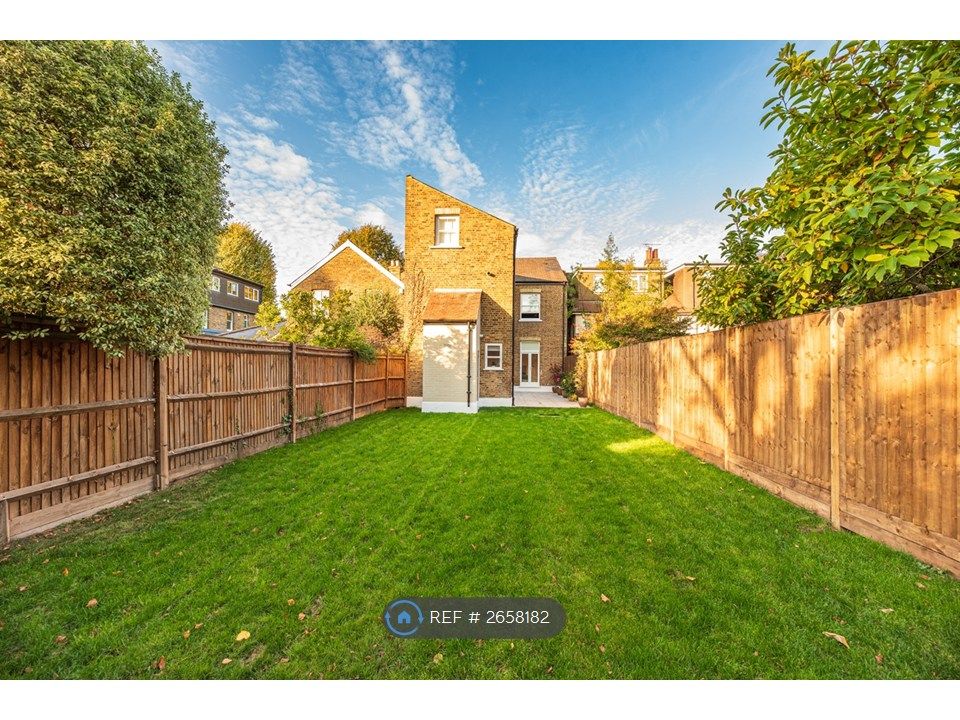 Property photo 2 of 12 Private Rear Garden