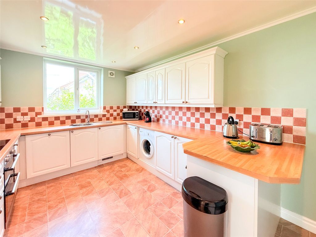 Property photo 3 of 12 Breakfasting Kitchen