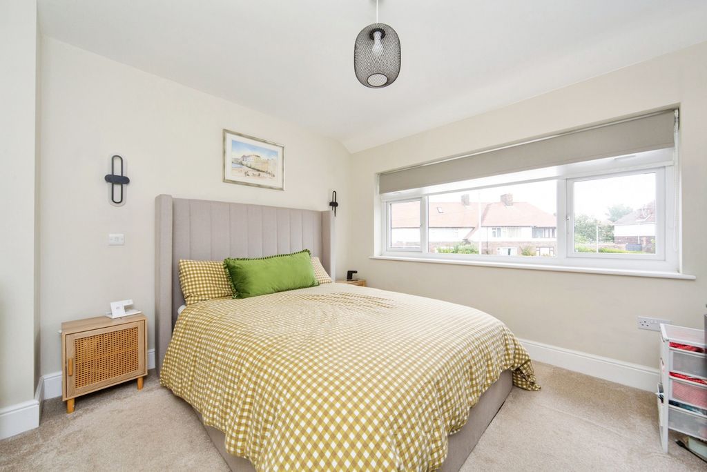 Property photo 3 of 24 Pbox-Img.Jpg