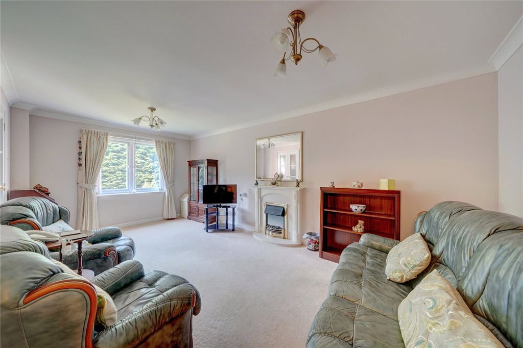 Property photo 2 of 11 Picture No. 12