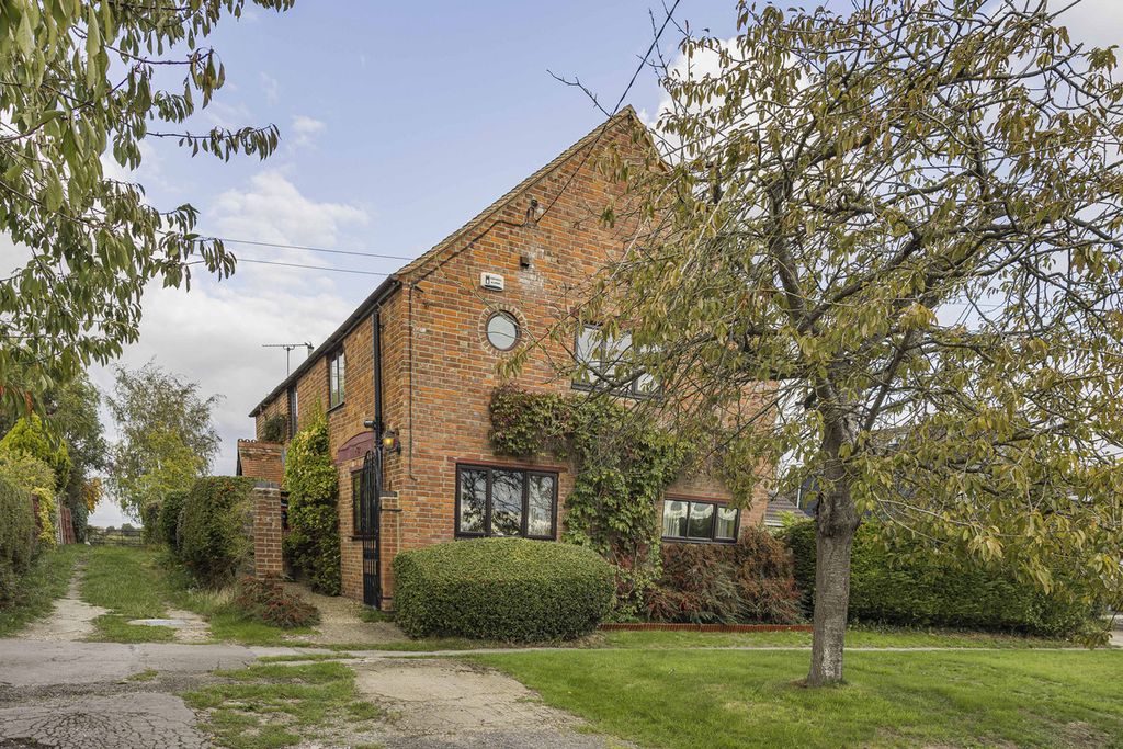 Property photo 1 of 23