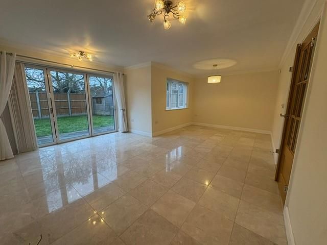 Property photo 2 of 8 Reception