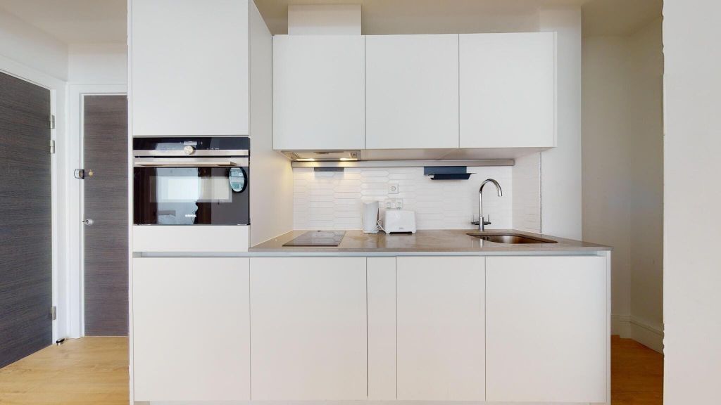 Property photo 2 of 18 Kitchen