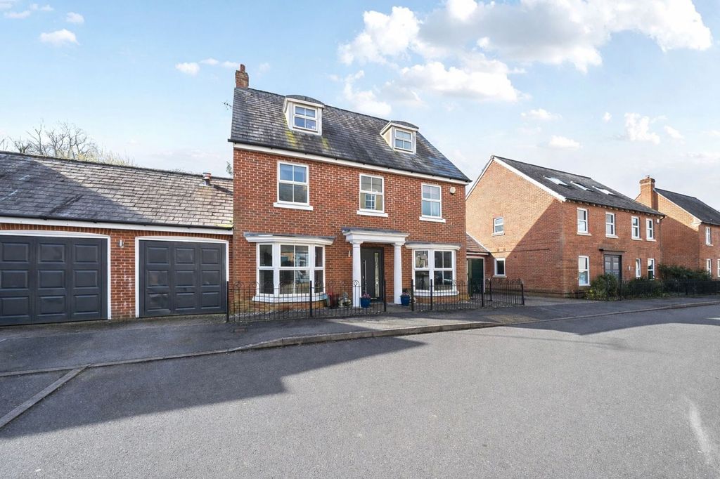 Property photo 2 of 26