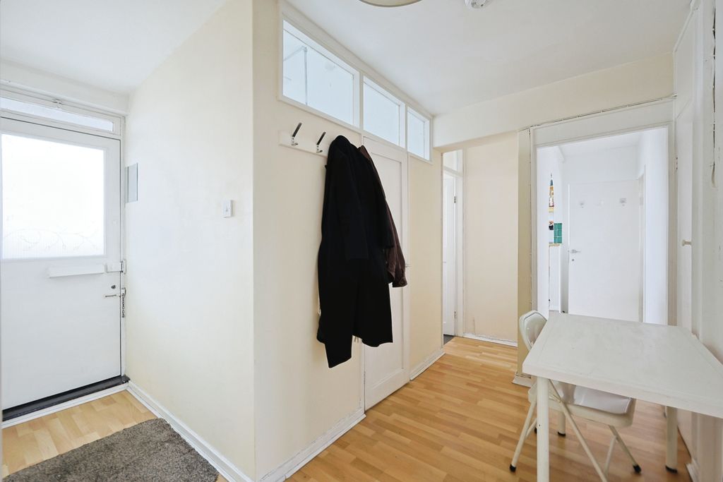 Property photo 2 of 15 Apartment Hallway