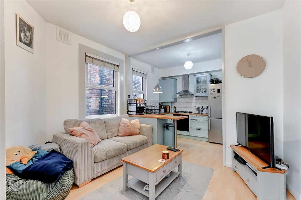 Property photo 2 of 9