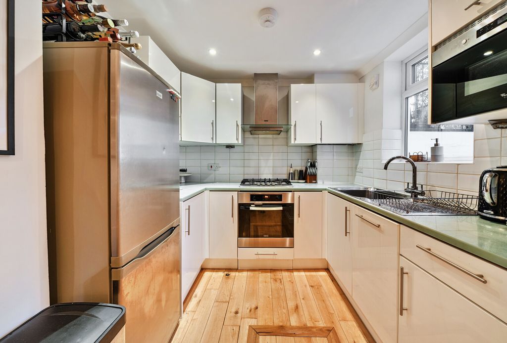 Property photo 3 of 11 1417831-12-6996E7...