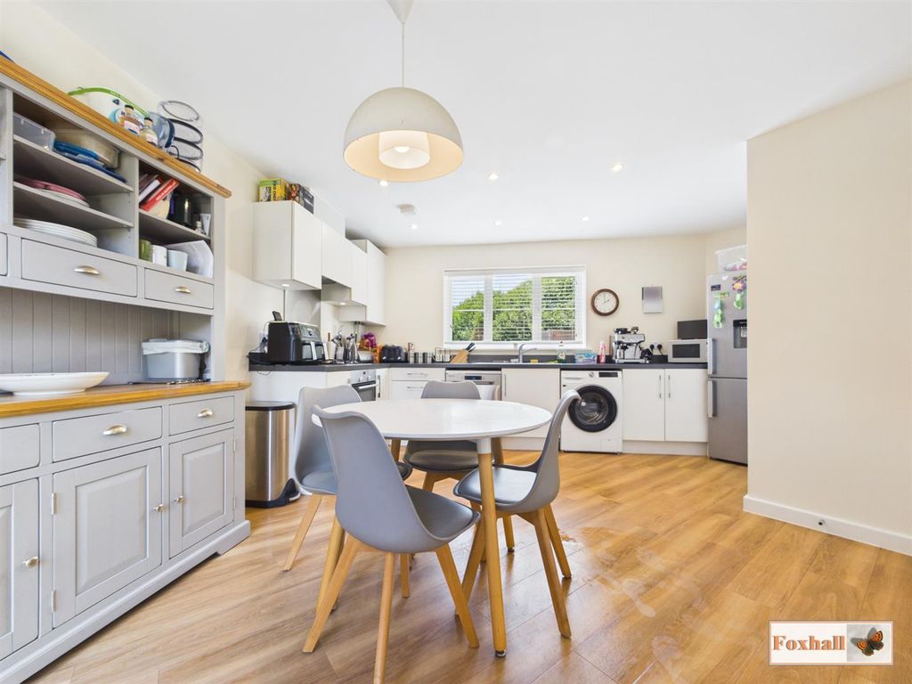 Property photo 3 of 28 Kitchen / Diner