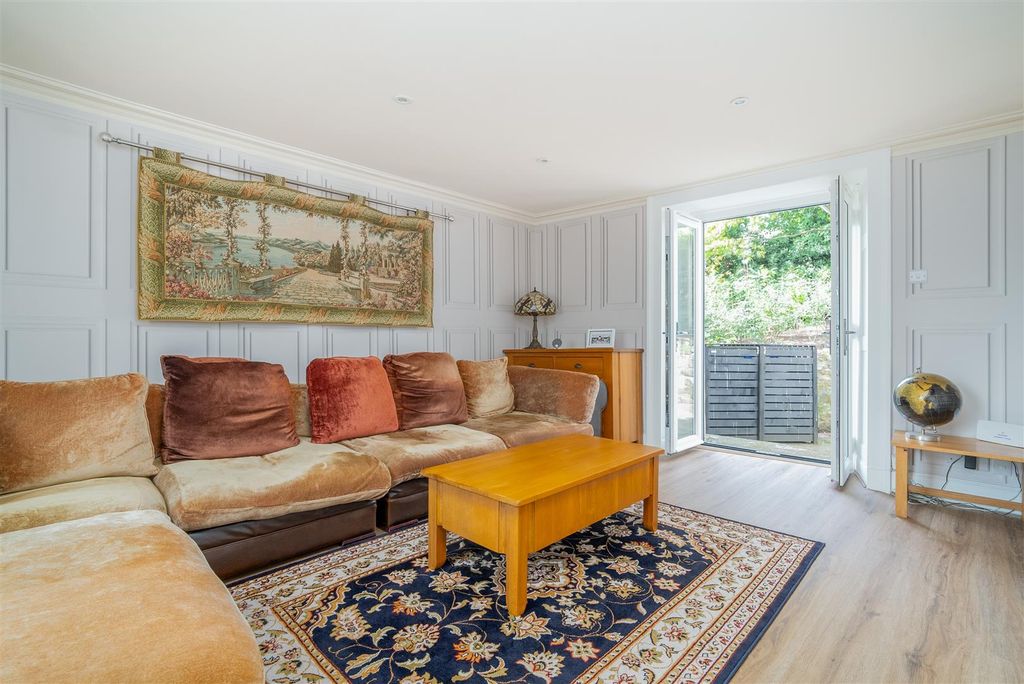 Property photo 3 of 21 31_Castle_Street-03.Jpg