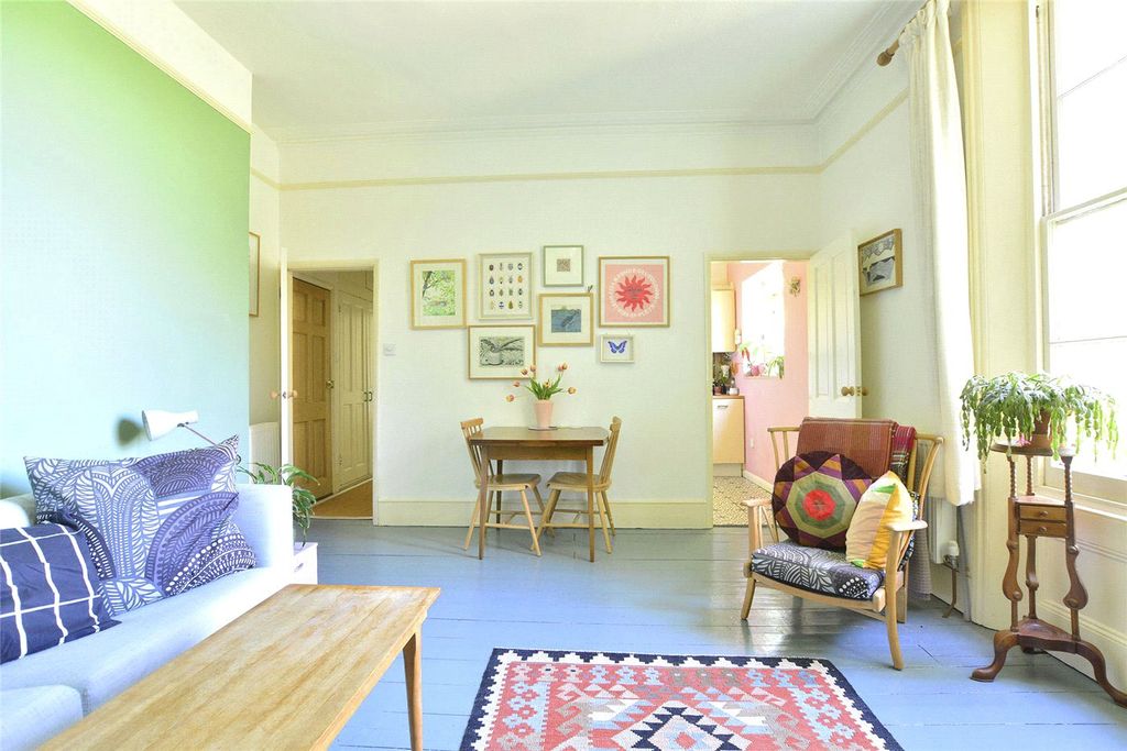 Property photo 2 of 7 Picture No. 30