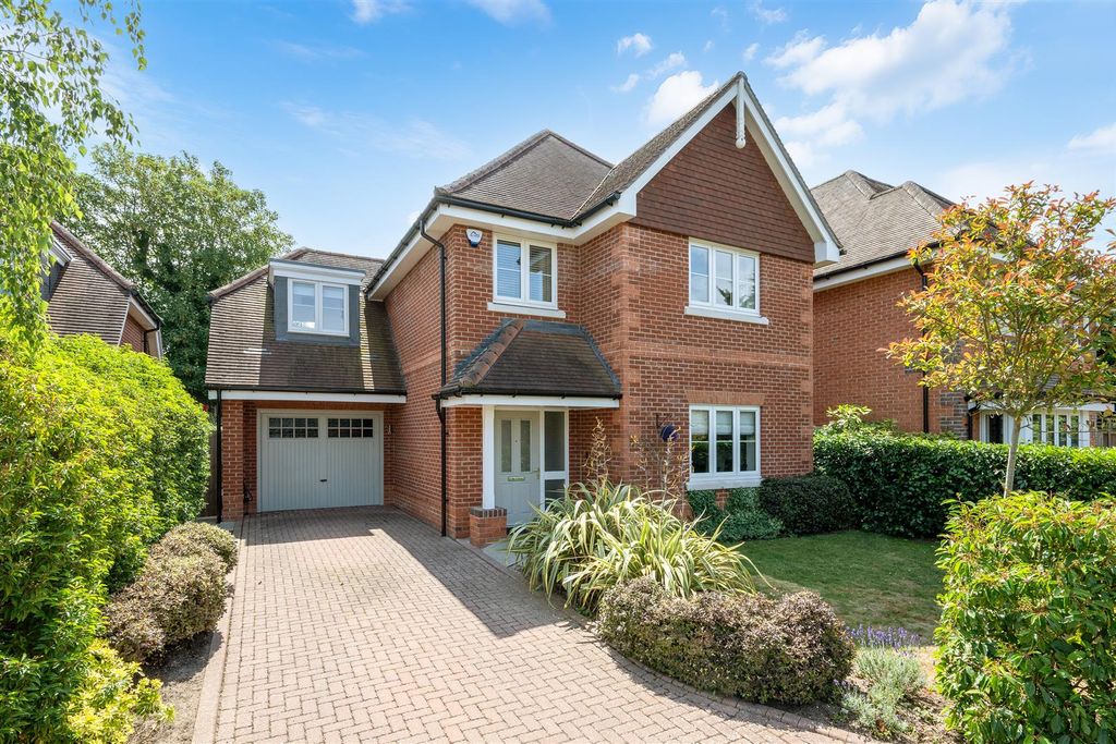 Property photo 1 of 31 Brambling Close, 7- (31).Jpg