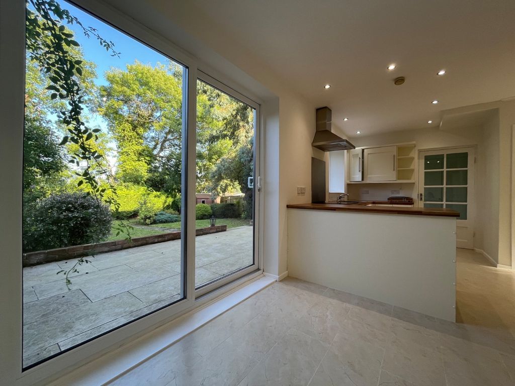 Property photo 2 of 25 Picture No. 21