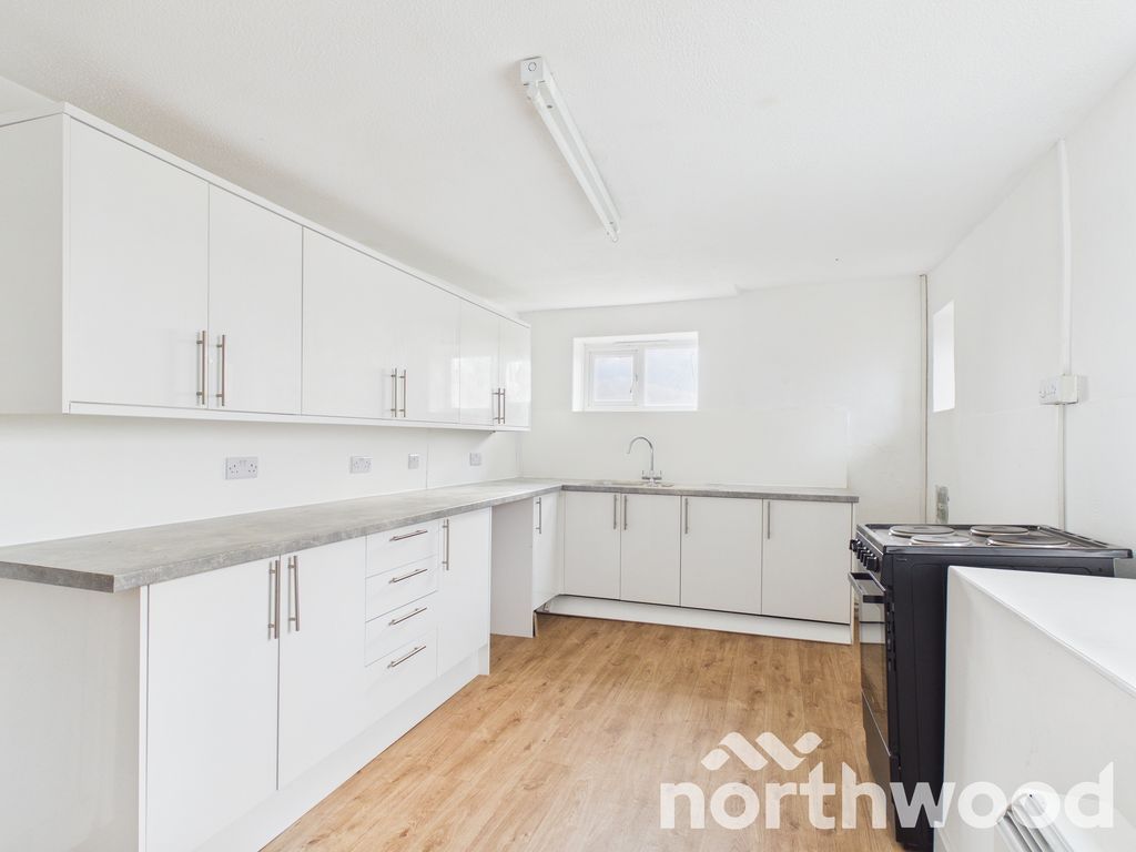 Property photo 3 of 35