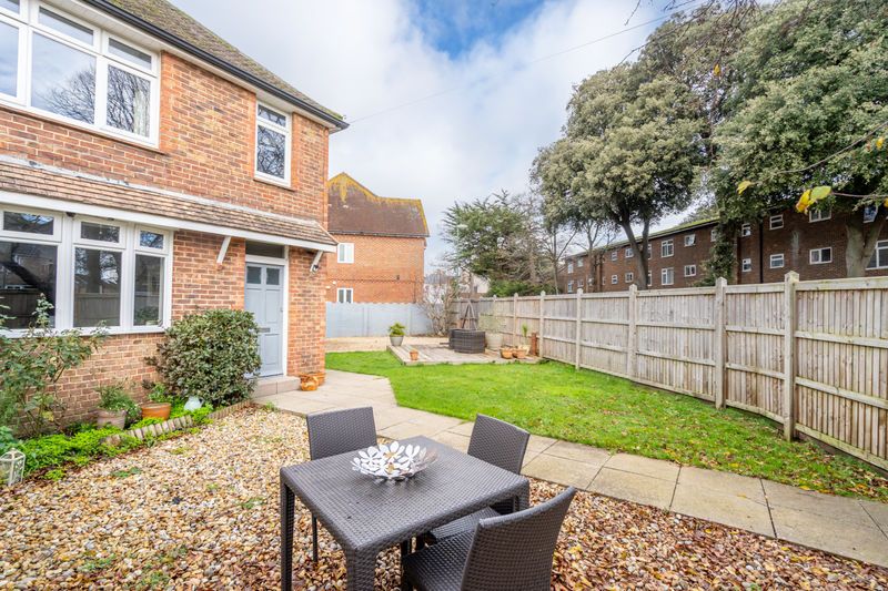 Property photo 1 of 18 Photo 17