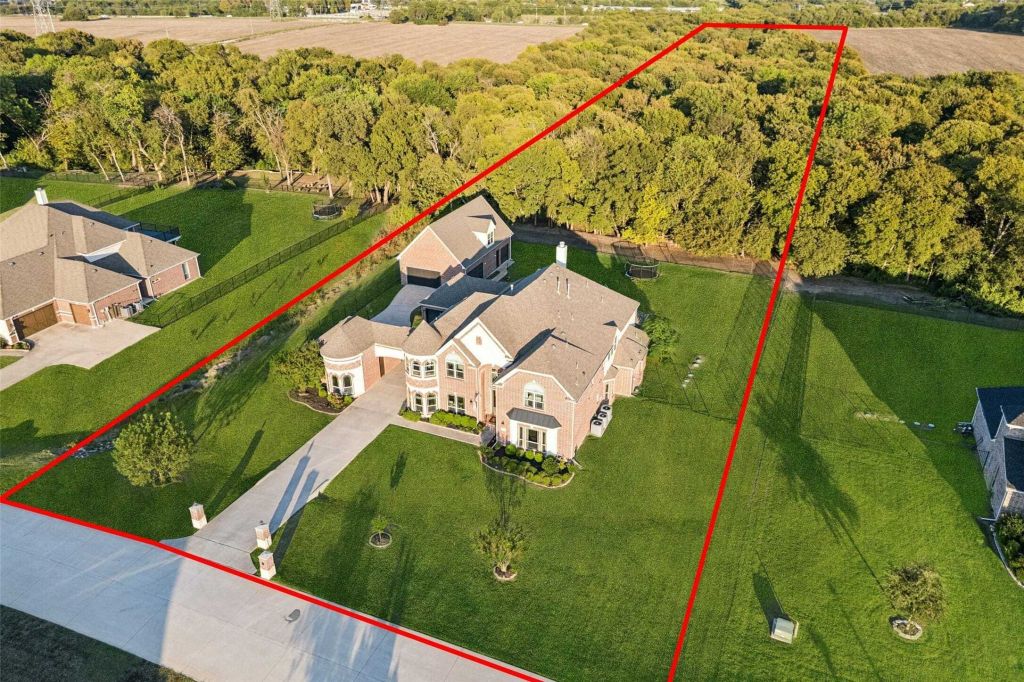 Property photo 1 of 31