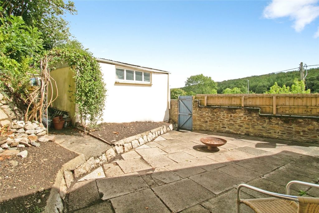 Property photo 3 of 16 Garden