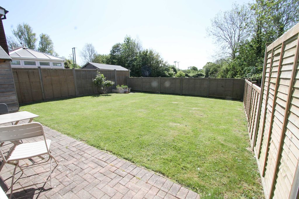 Property photo 3 of 15 Garden
