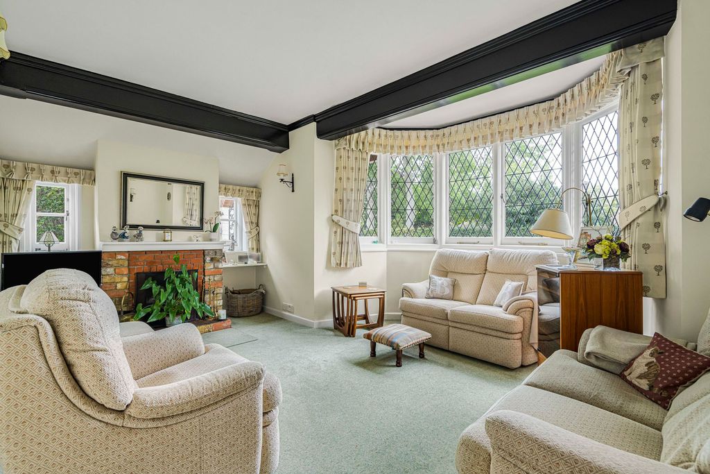 Property photo 2 of 9