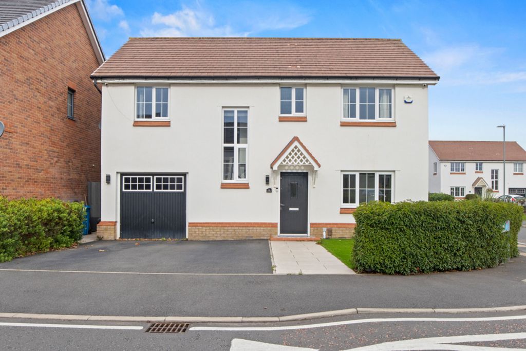 Property photo 3 of 33