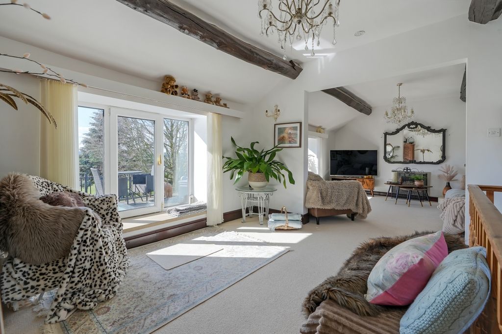 Property photo 2 of 45 Living Room