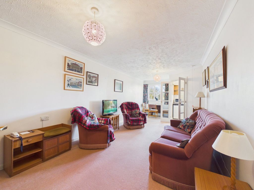 Property photo 2 of 15 Living Room