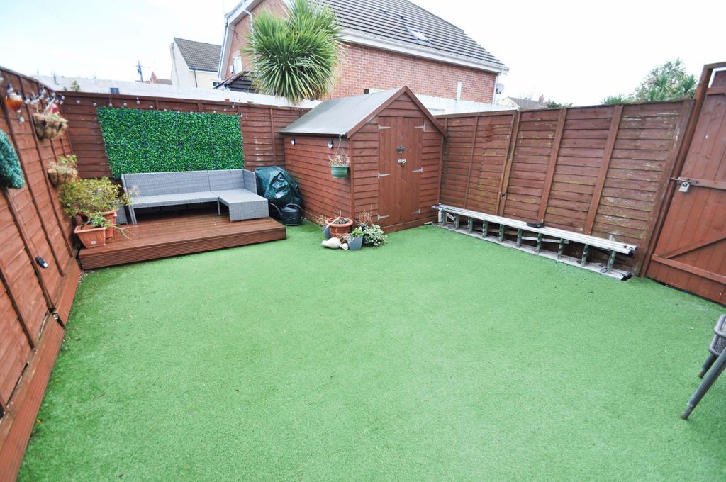 Property photo 3 of 27