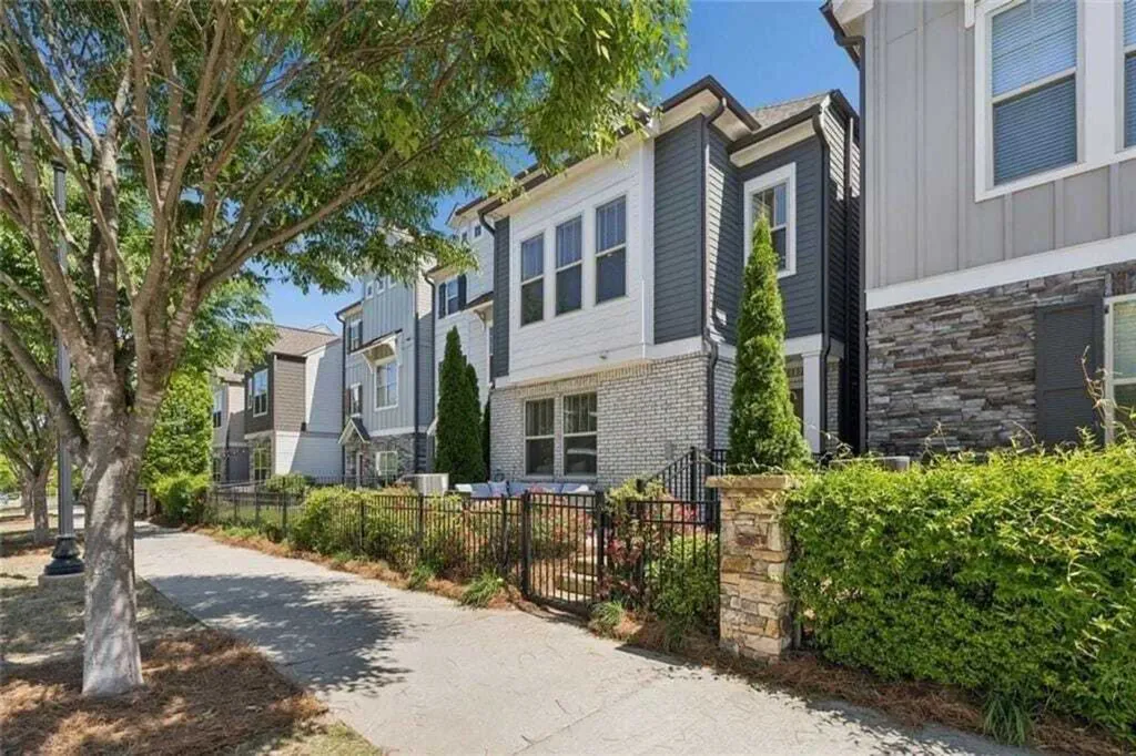 Property photo 1 of 31