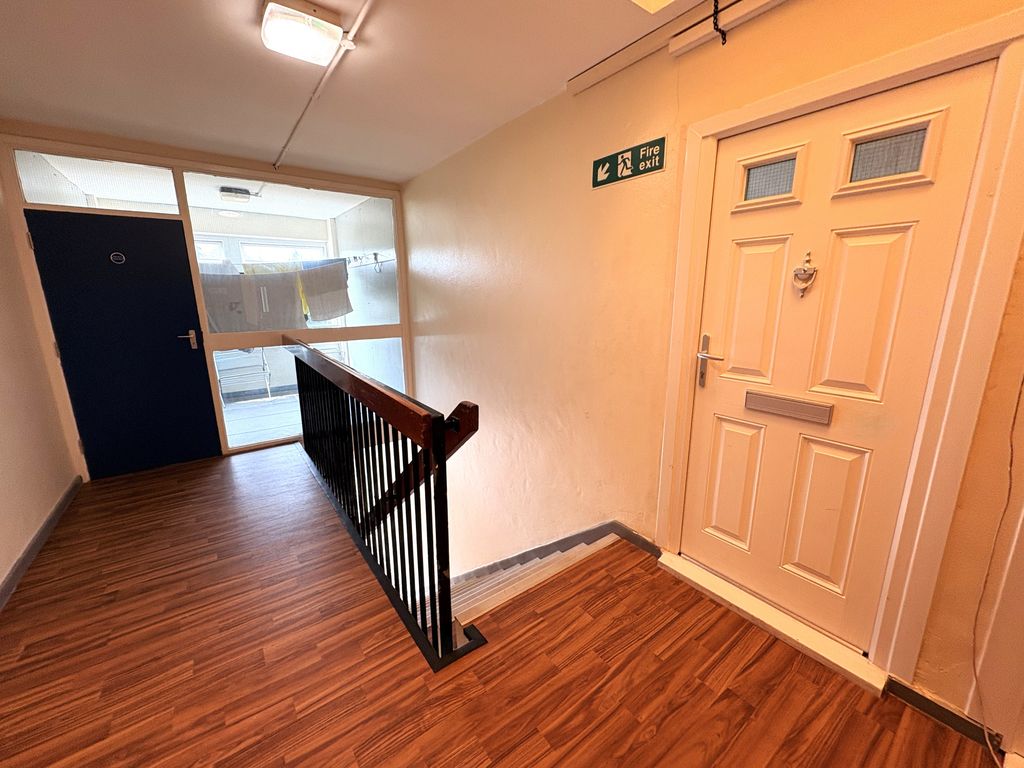 Property photo 2 of 9 Communal Hall