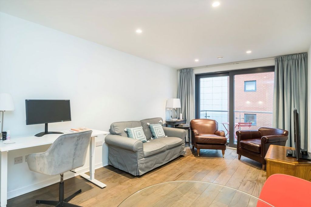 Property photo 2 of 6