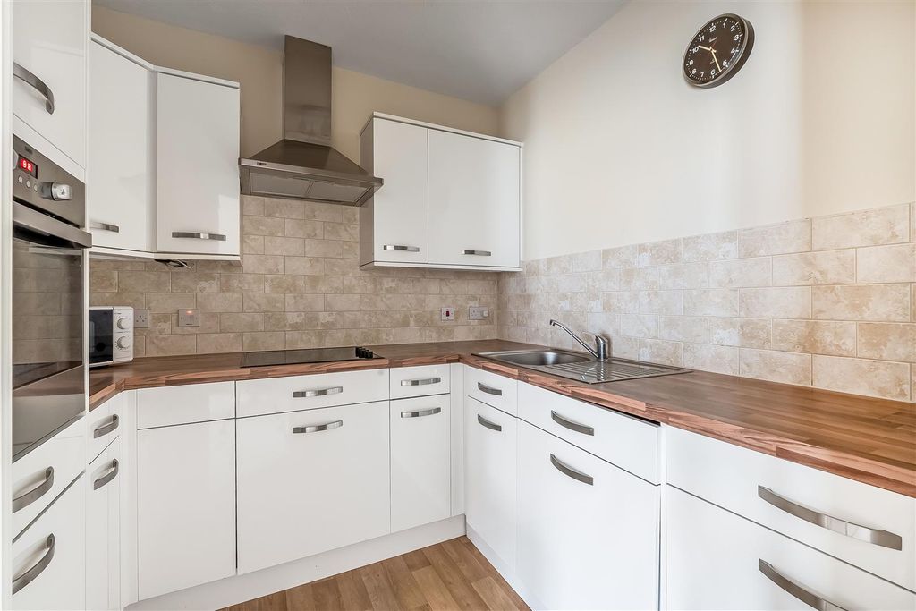 Property photo 3 of 12 2.Jpg