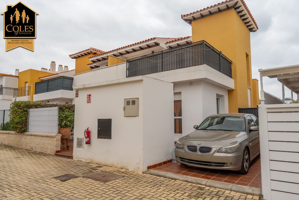 Property photo 2 of 25